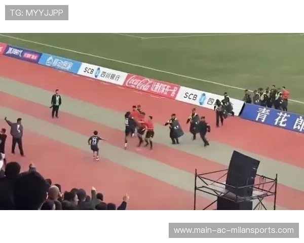 津门虎铁腰遭重罚：一场足球场上的背后风波