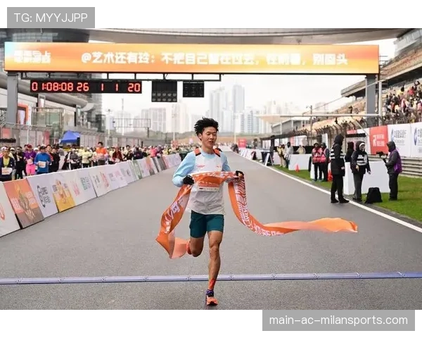 顶级马拉松领跑者的职责：他是如何通过步伐引导选手配速的