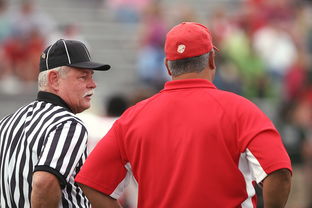 MILAN体育APP下载入口官网-教练战术布置频繁调整引发讨论，教练在布置战术时讲到了常用的比赛阵型